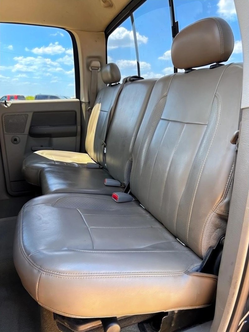 Dodge Ram 3500 Vehicle Full-screen Gallery Image 16