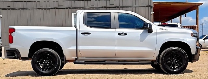 Chevrolet Silverado 1500 Vehicle Full-screen Gallery Image 03