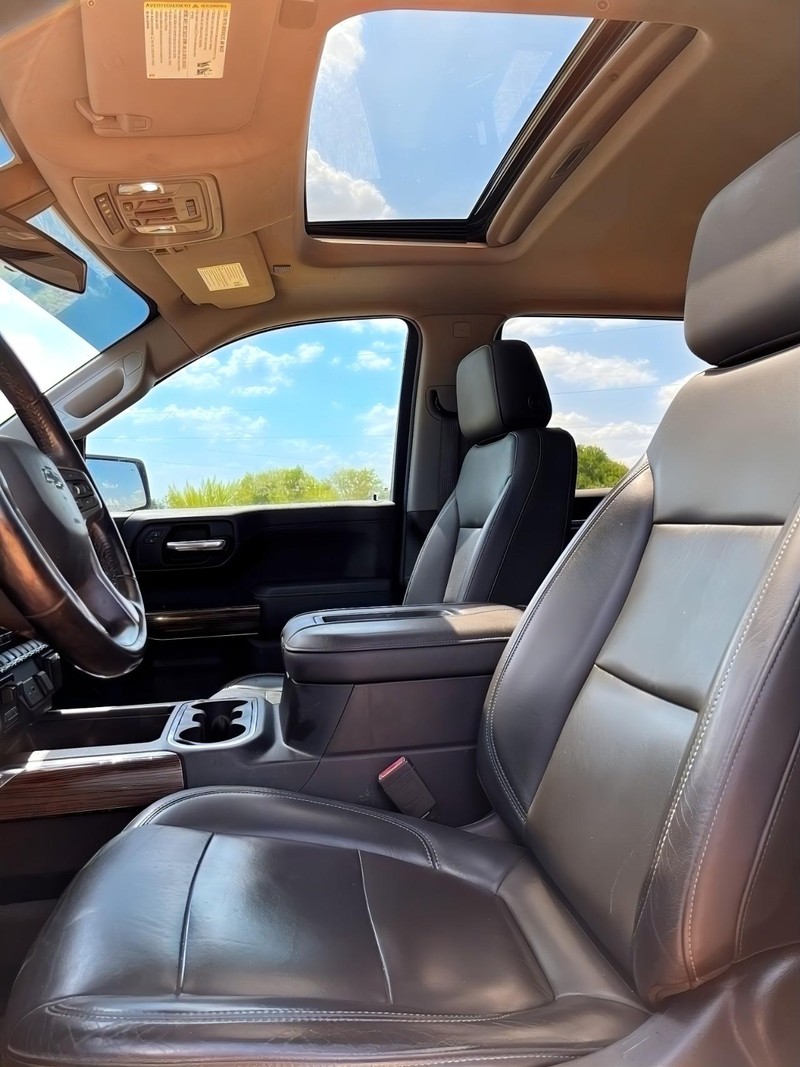 Chevrolet Silverado 1500 Vehicle Full-screen Gallery Image 14