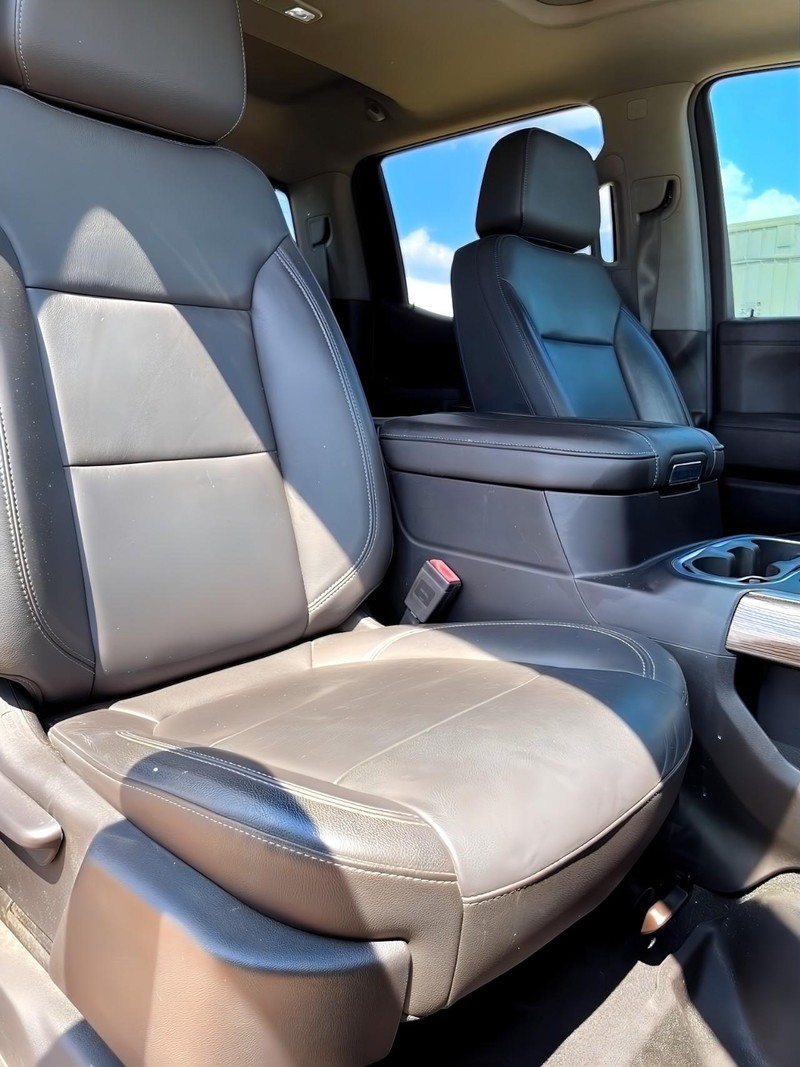 Chevrolet Silverado 1500 Vehicle Full-screen Gallery Image 16