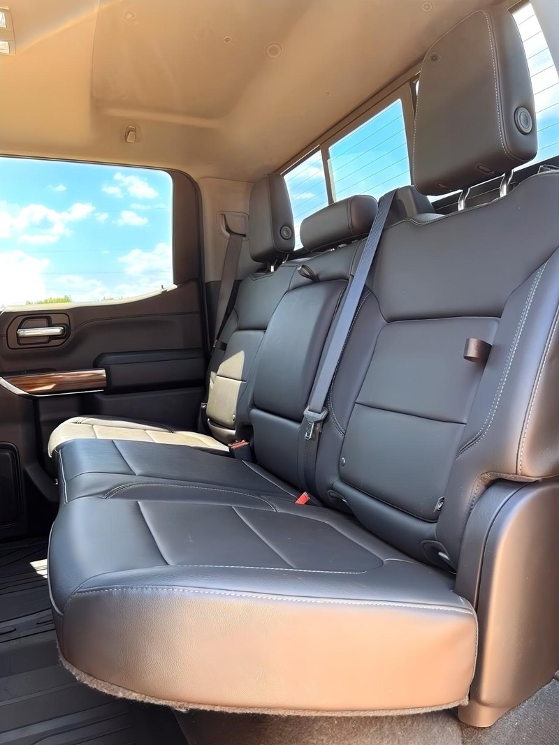 Chevrolet Silverado 1500 Vehicle Full-screen Gallery Image 19