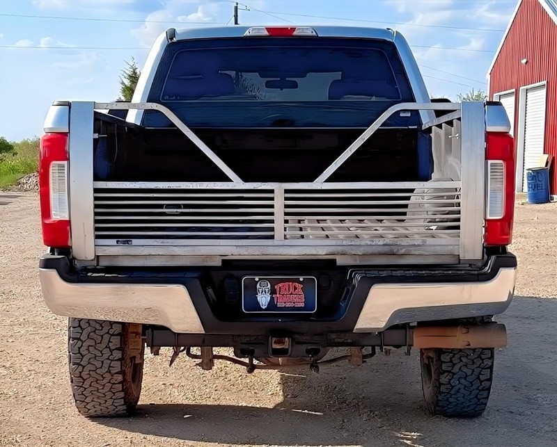 Ford Super Duty F-250 SRW Vehicle Full-screen Gallery Image 08