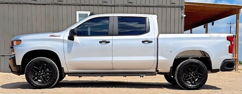 Chevrolet Silverado 1500 LTD Vehicle Full-screen Gallery Image 04