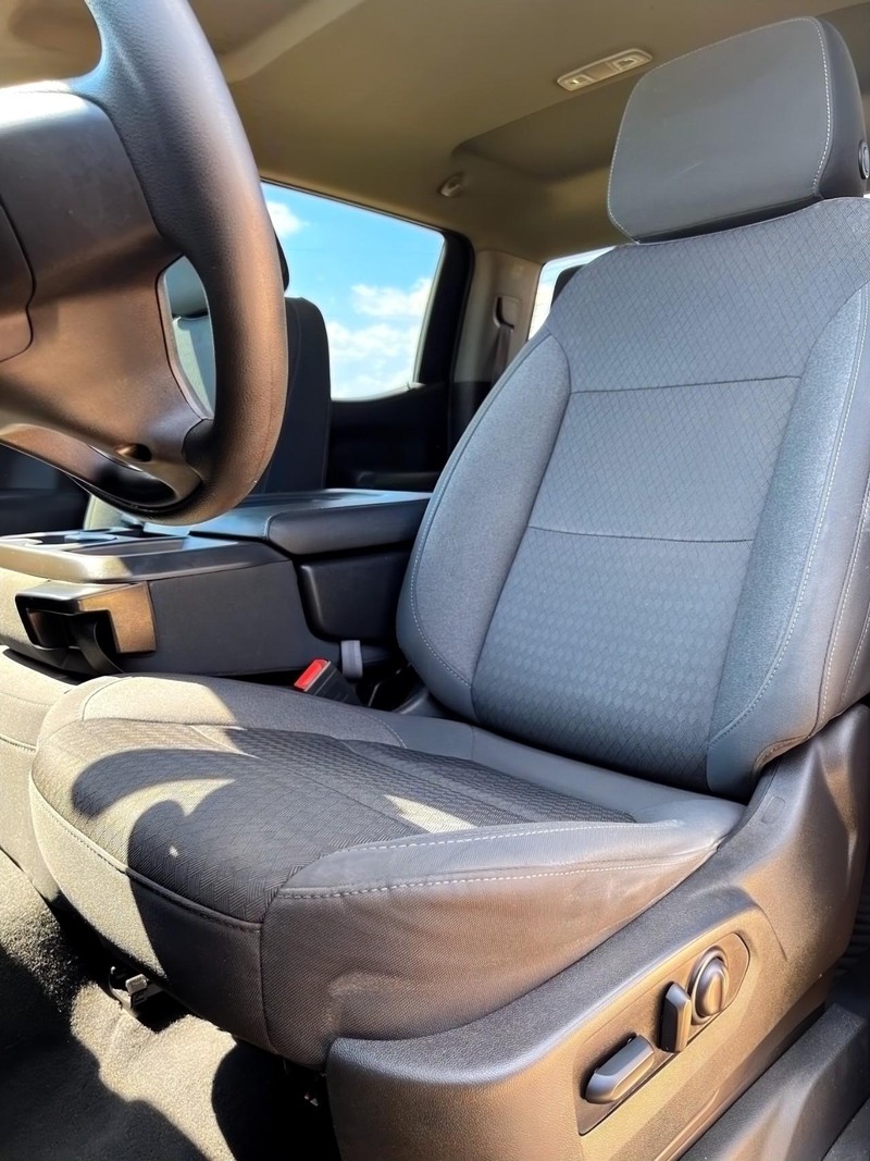 Chevrolet Silverado 1500 LTD Vehicle Full-screen Gallery Image 14