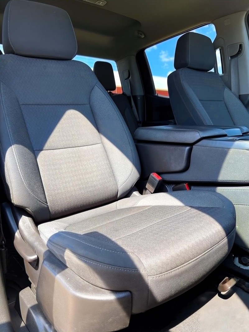 Chevrolet Silverado 1500 LTD Vehicle Full-screen Gallery Image 15