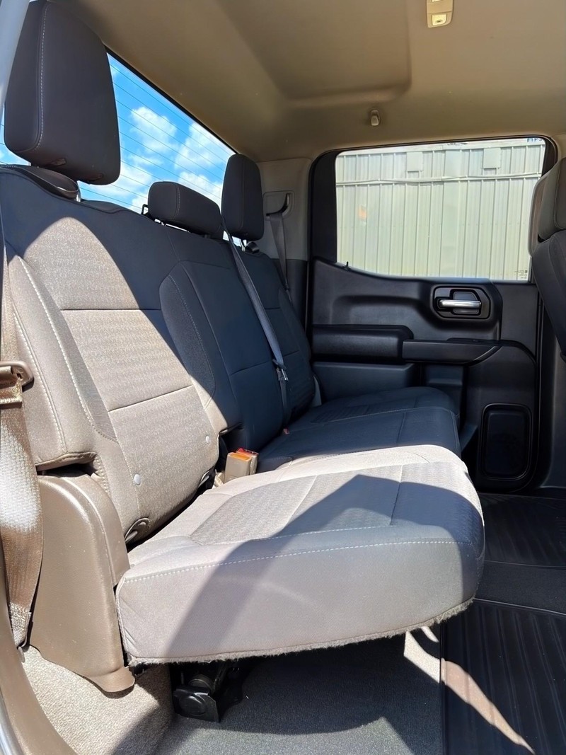 Chevrolet Silverado 1500 LTD Vehicle Full-screen Gallery Image 16