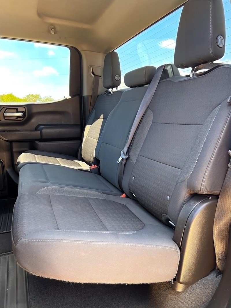 Chevrolet Silverado 1500 LTD Vehicle Full-screen Gallery Image 17