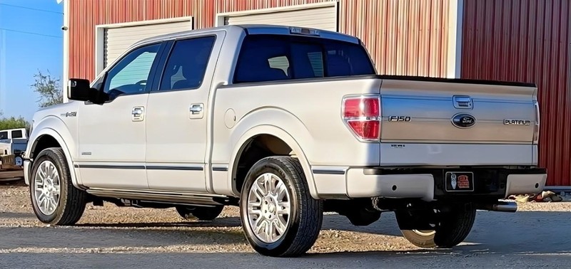 Ford F-150 Vehicle Full-screen Gallery Image 06