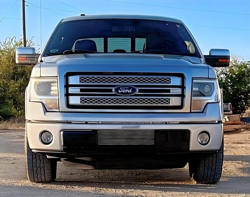 Ford F-150 Vehicle Full-screen Gallery Image 07