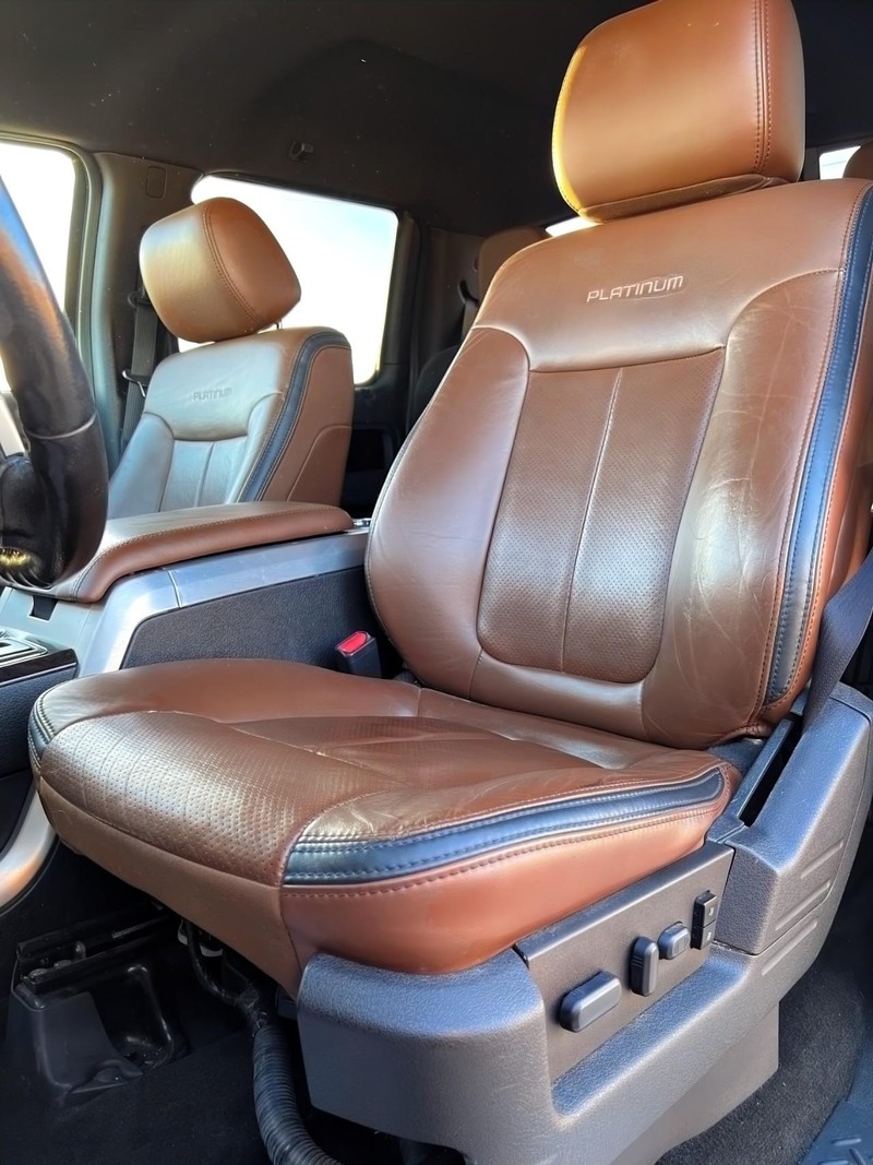 Ford F-150 Vehicle Full-screen Gallery Image 13