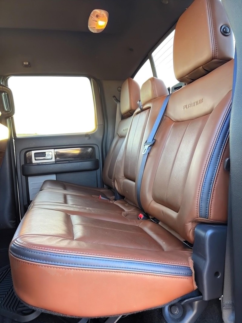 Ford F-150 Vehicle Full-screen Gallery Image 16