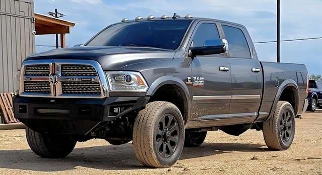 Ram 2500 4WD Laramie Crew Cab - Kyle TX