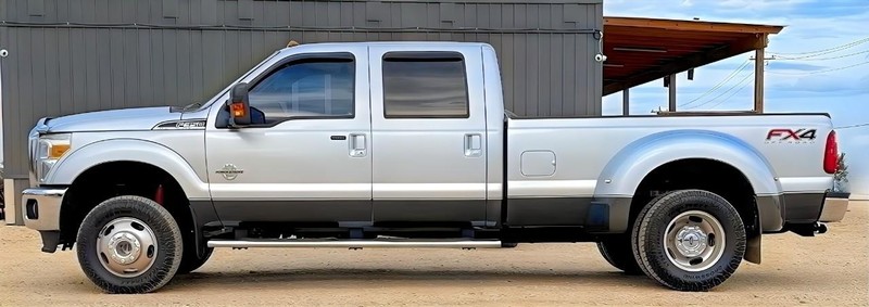 Ford Super Duty F-350 DRW Vehicle Full-screen Gallery Image 04