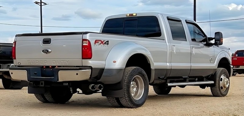 Ford Super Duty F-350 DRW Vehicle Full-screen Gallery Image 05