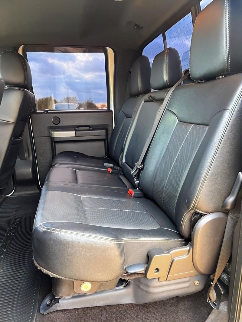 Ford Super Duty F-350 DRW Vehicle Full-screen Gallery Image 18