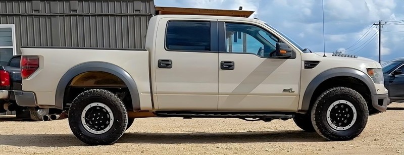 Ford F-150 Vehicle Full-screen Gallery Image 03