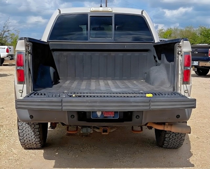 Ford F-150 Vehicle Full-screen Gallery Image 09