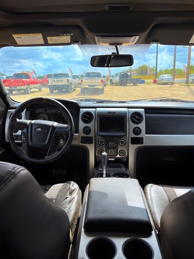 Ford F-150 Vehicle Full-screen Gallery Image 13