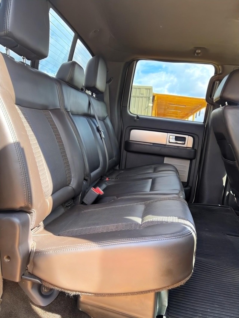 Ford F-150 Vehicle Full-screen Gallery Image 17