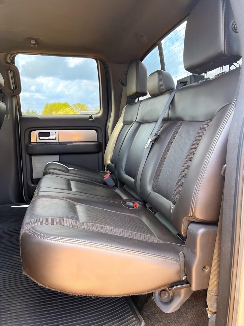 Ford F-150 Vehicle Full-screen Gallery Image 18