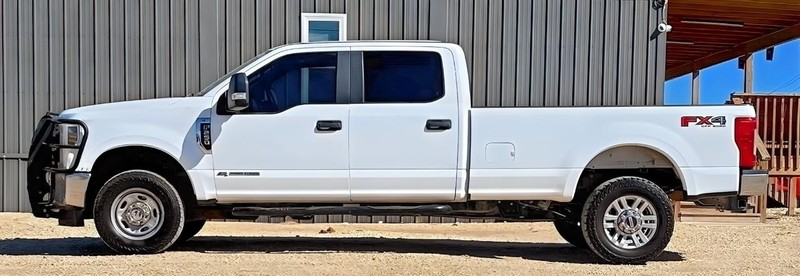 Ford Super Duty F-250 SRW Vehicle Full-screen Gallery Image 04