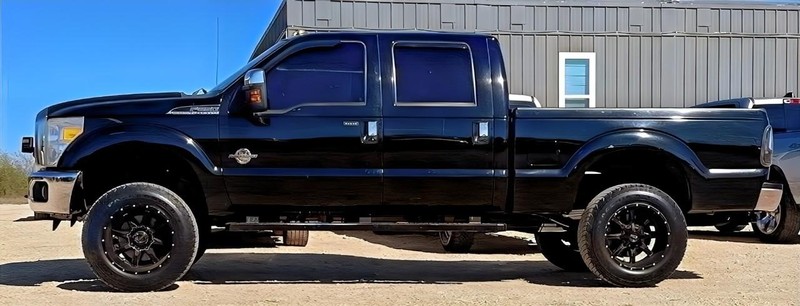 Ford Super Duty F-250 SRW Vehicle Full-screen Gallery Image 04