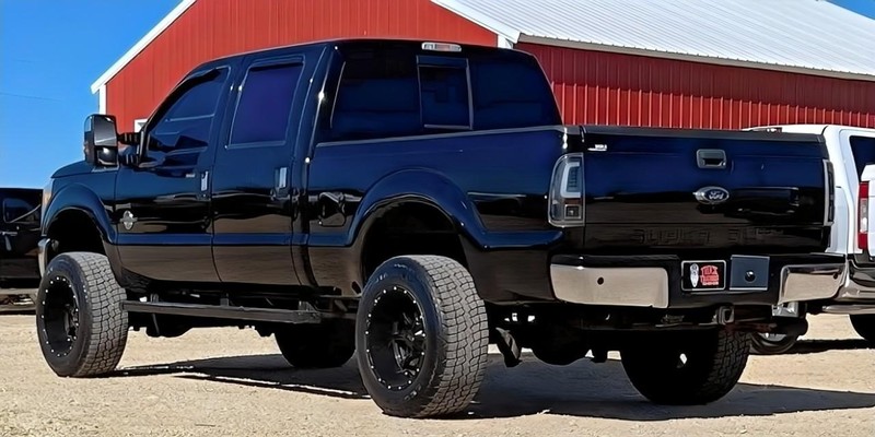 2016 Ford F-250 Lariat photo 2