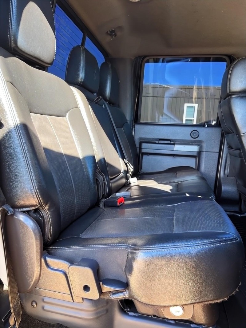 Ford Super Duty F-250 SRW Vehicle Full-screen Gallery Image 17