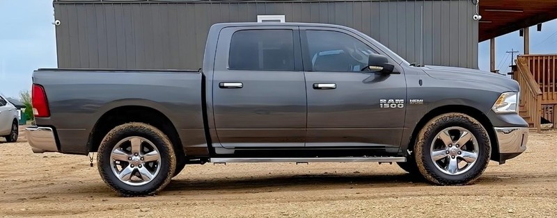 Ram 1500 Vehicle Full-screen Gallery Image 03