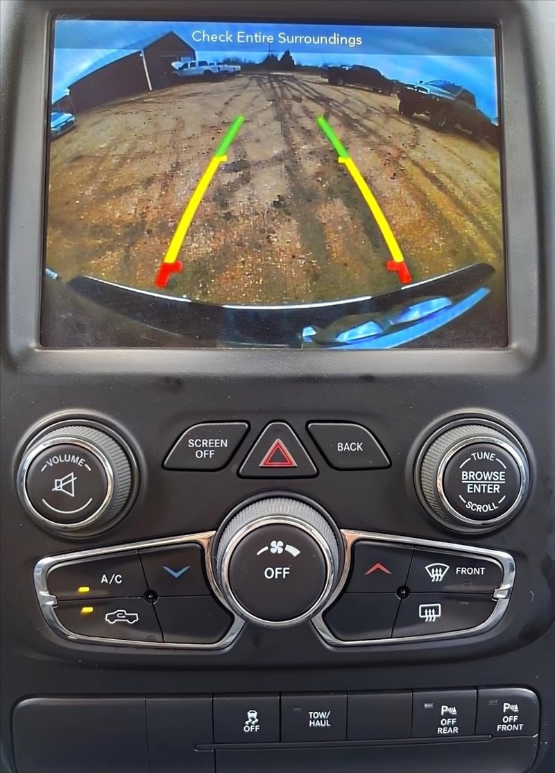 Ram 1500 Vehicle Full-screen Gallery Image 10