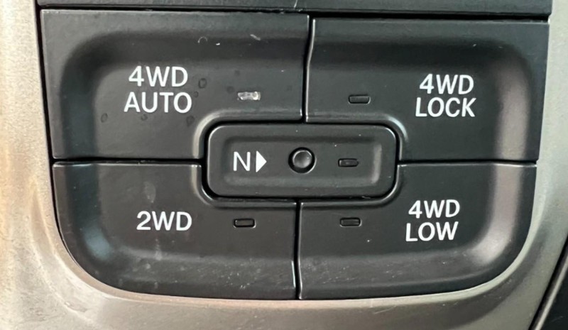 Ram 1500 Vehicle Full-screen Gallery Image 11