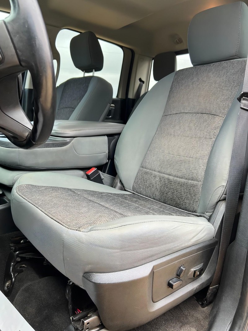 Ram 1500 Vehicle Full-screen Gallery Image 13