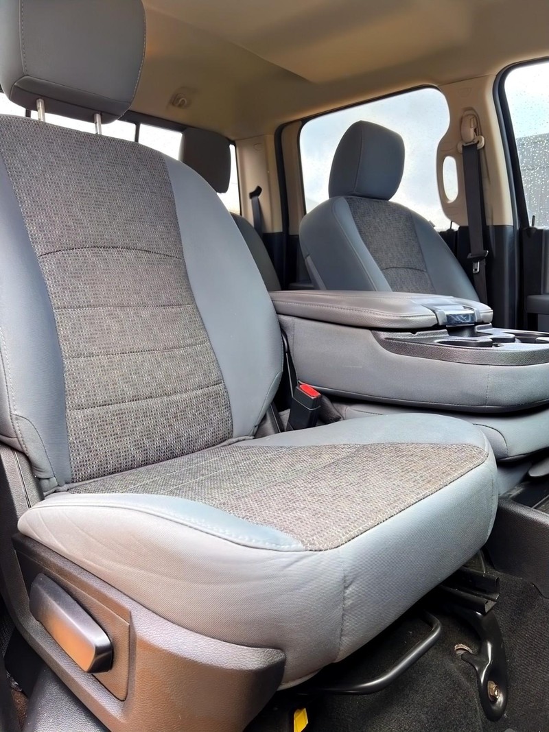 Ram 1500 Vehicle Full-screen Gallery Image 14