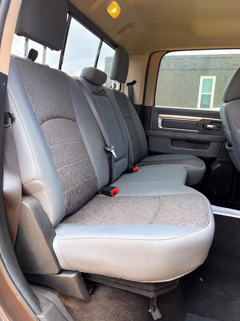 Ram 1500 Vehicle Full-screen Gallery Image 15