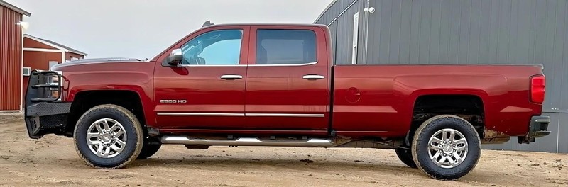 Chevrolet Silverado 2500HD Vehicle Full-screen Gallery Image 04