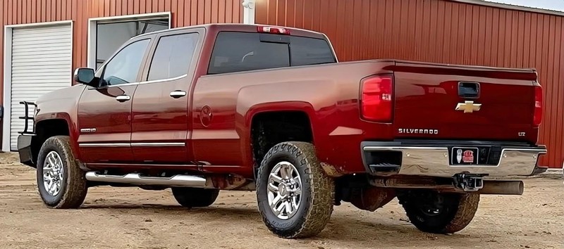 Chevrolet Silverado 2500HD Vehicle Full-screen Gallery Image 06