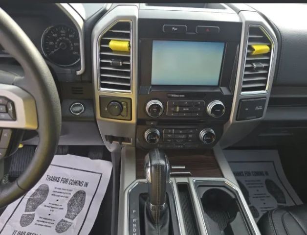 Ford F-150 Vehicle Full-screen Gallery Image 08