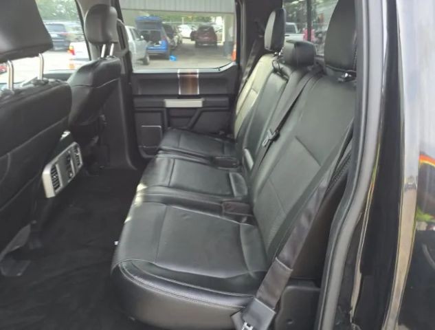 Ford F-150 Vehicle Full-screen Gallery Image 12