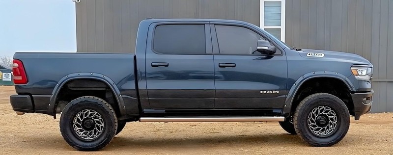 Ram 1500 Vehicle Full-screen Gallery Image 03