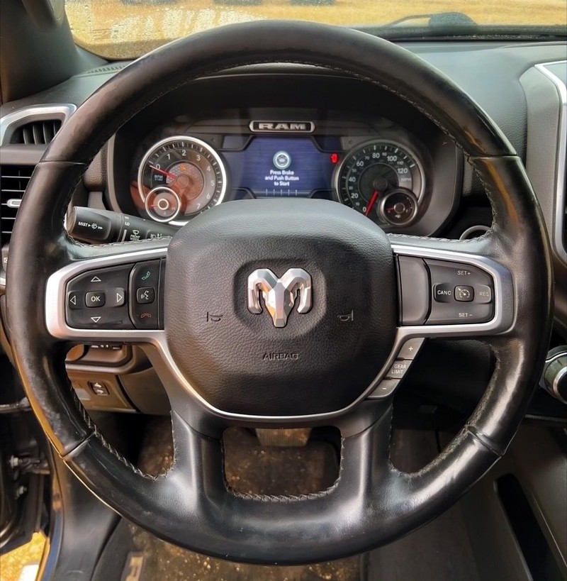 Ram 1500 Vehicle Full-screen Gallery Image 10