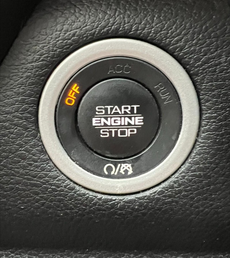 Ram 1500 Vehicle Full-screen Gallery Image 11