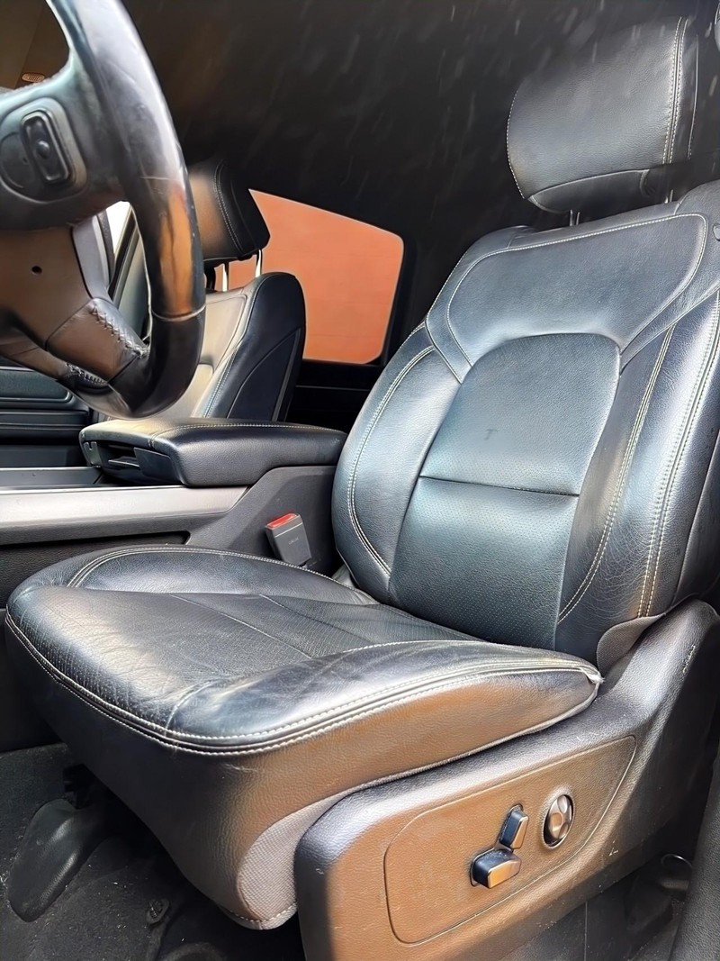 Ram 1500 Vehicle Full-screen Gallery Image 15