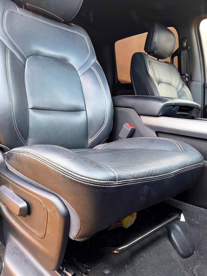 Ram 1500 Vehicle Full-screen Gallery Image 16