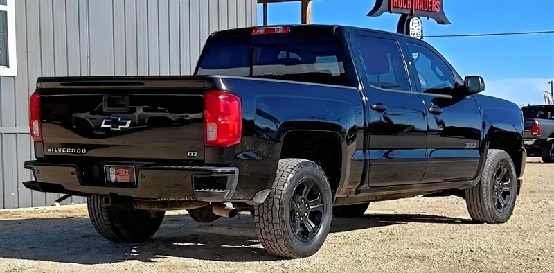 Chevrolet Silverado 1500 Vehicle Full-screen Gallery Image 05