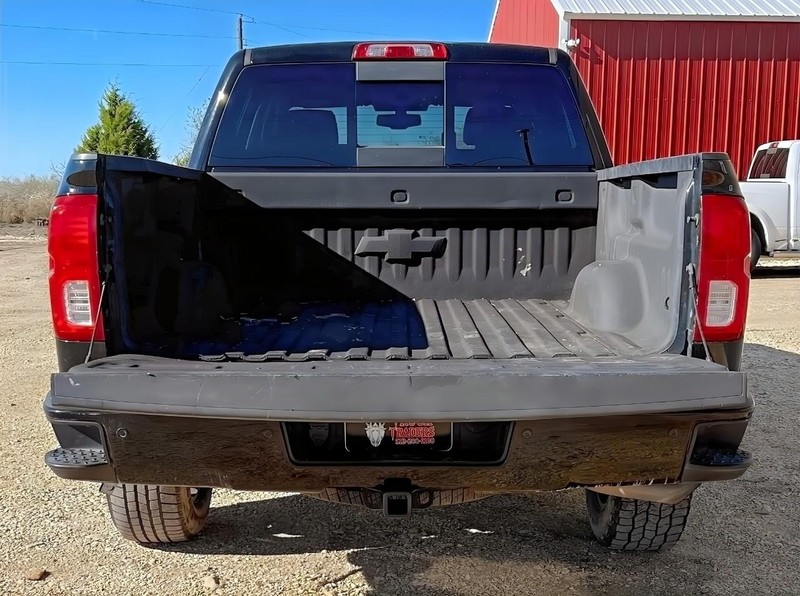 Chevrolet Silverado 1500 Vehicle Full-screen Gallery Image 09