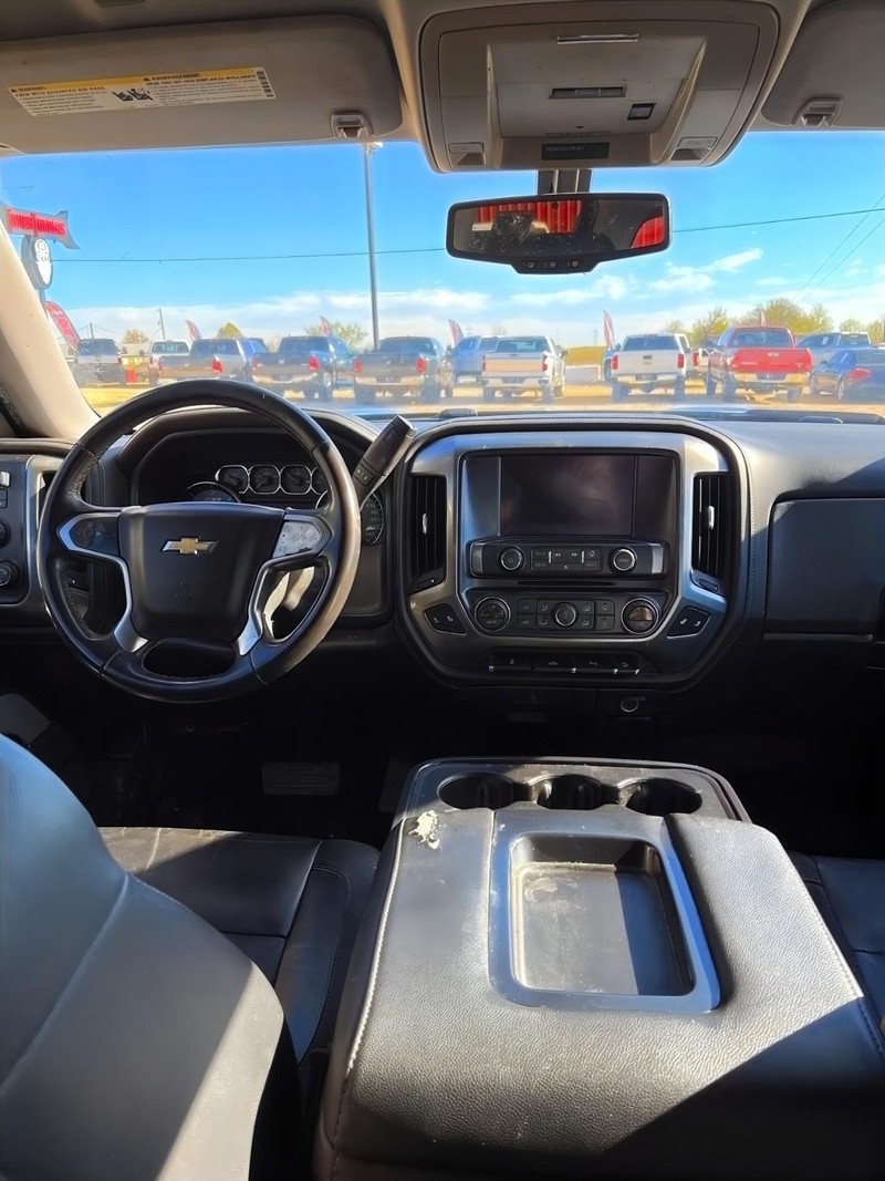 Chevrolet Silverado 1500 Vehicle Full-screen Gallery Image 10