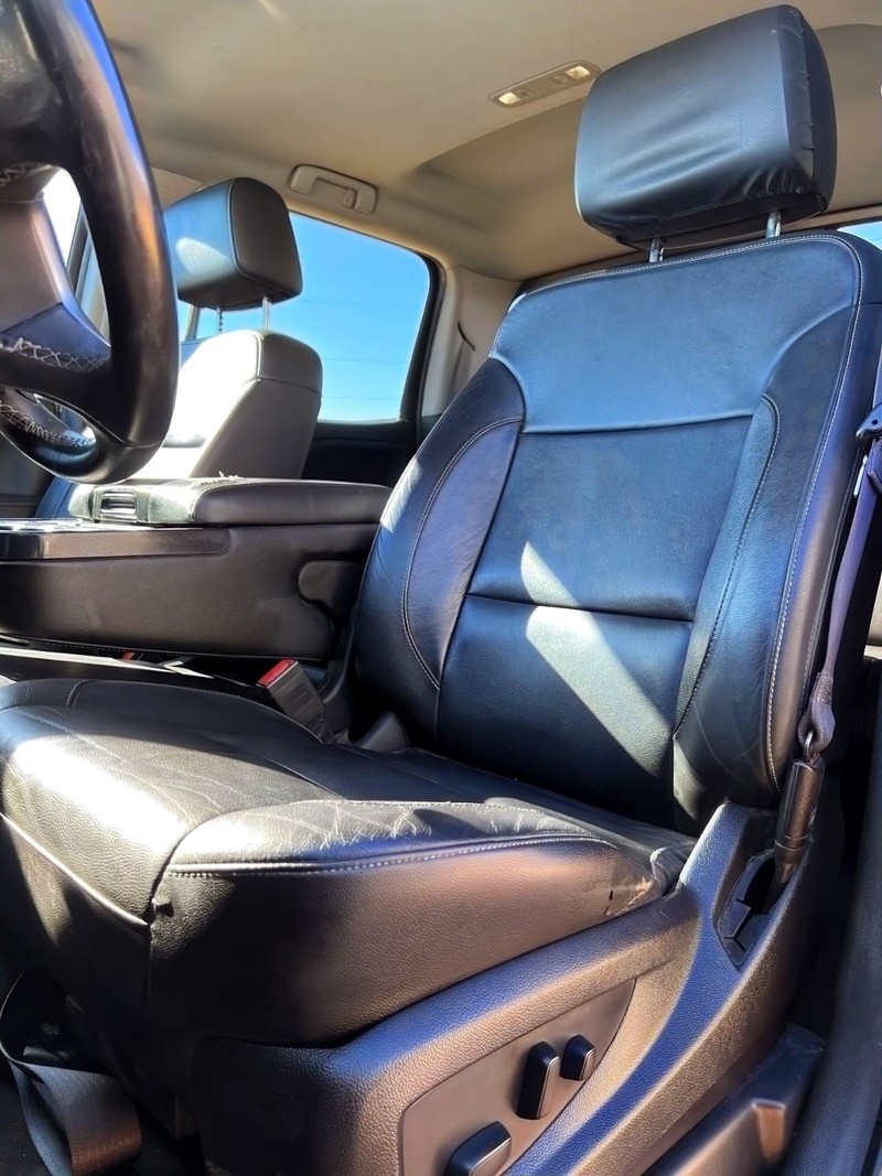 Chevrolet Silverado 1500 Vehicle Full-screen Gallery Image 13