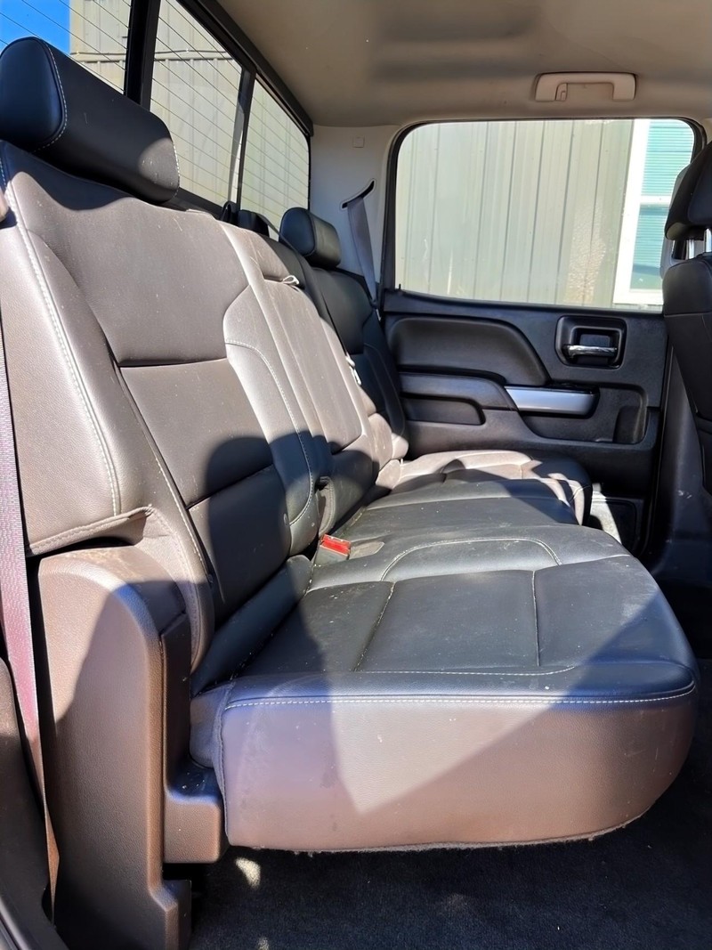 Chevrolet Silverado 1500 Vehicle Full-screen Gallery Image 15