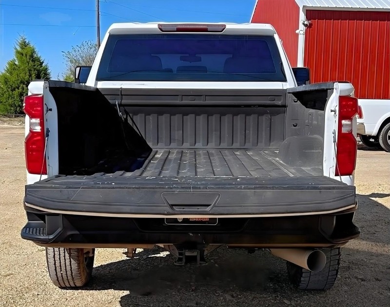 Chevrolet Silverado 2500HD Vehicle Full-screen Gallery Image 09