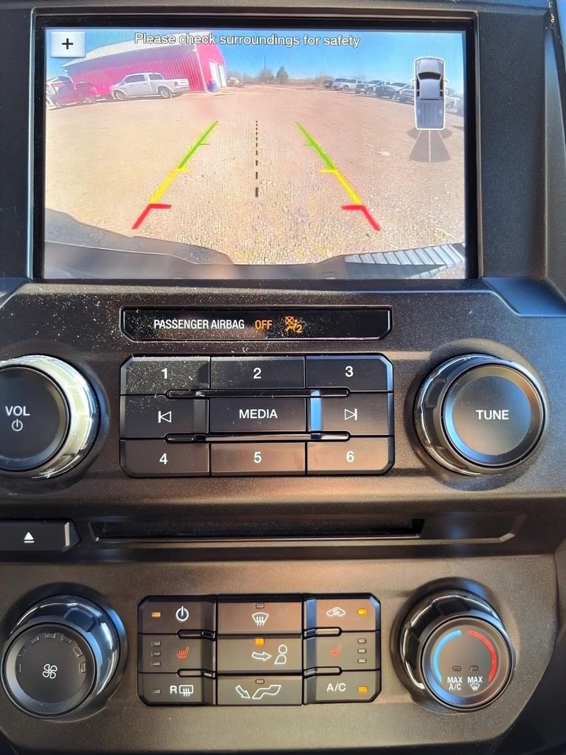 Ford F-150 Vehicle Full-screen Gallery Image 11